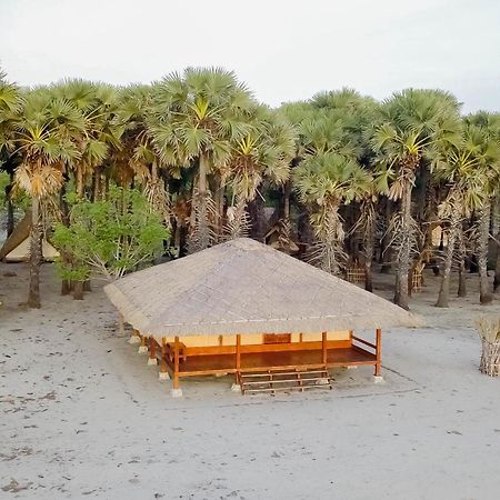 Costa Beach Resort & Club Waingapu Eksteriør billede